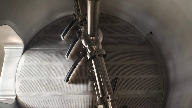 Image of rake inside the mash lauter tun.